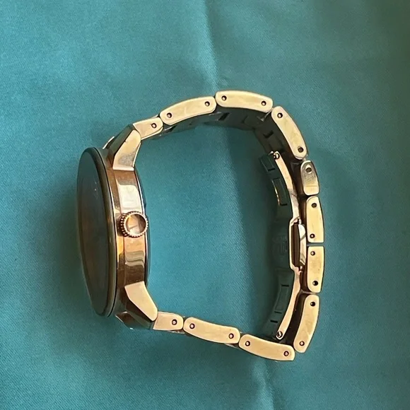 Movado bold rose gold watch - Picture 4 of 11